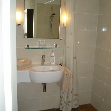 Excelsior Hotel 3*