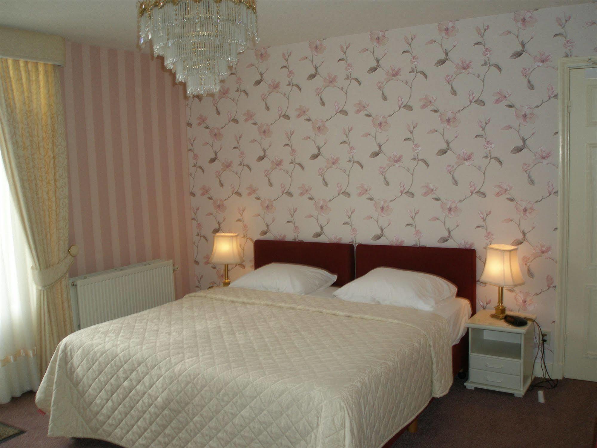Excelsior 3* The Hague